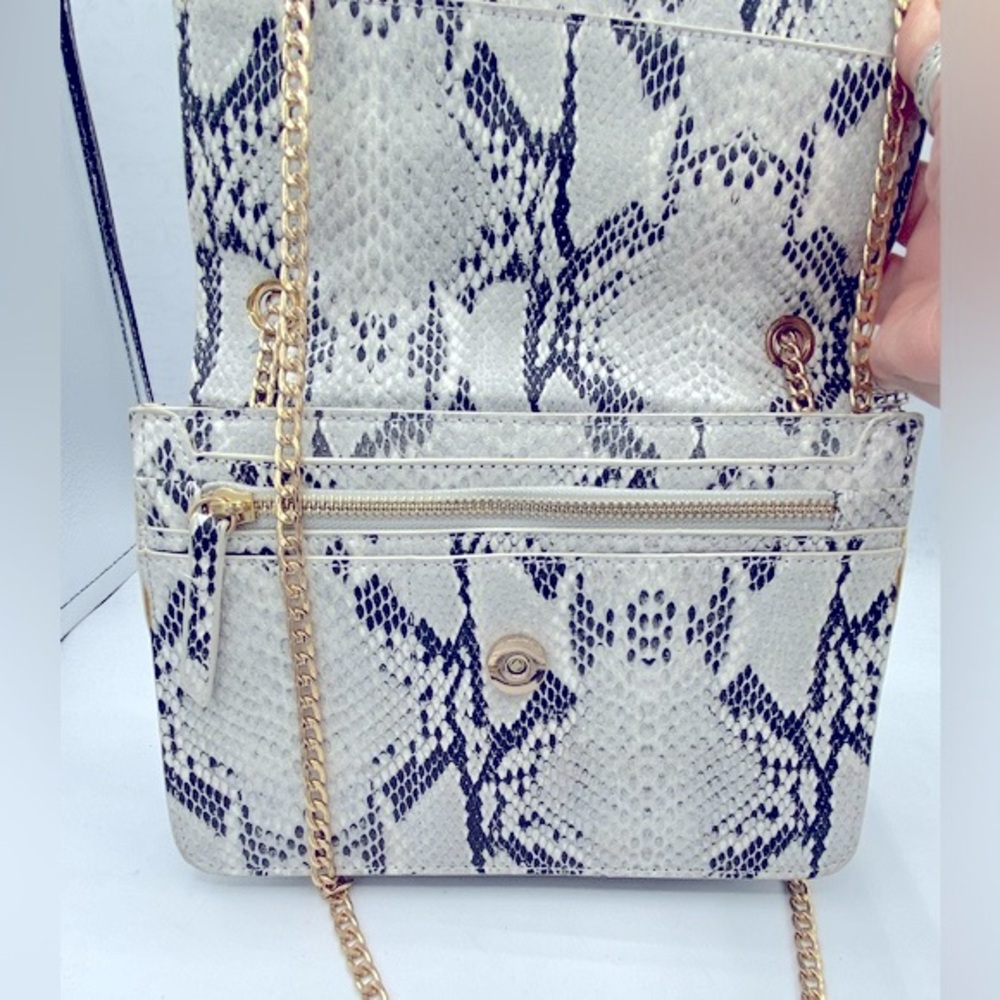 Street Level Faux Python Shoulder Bag Tan/Gray/ Black  Vegan Friendly EUC - Picture 7 of 8